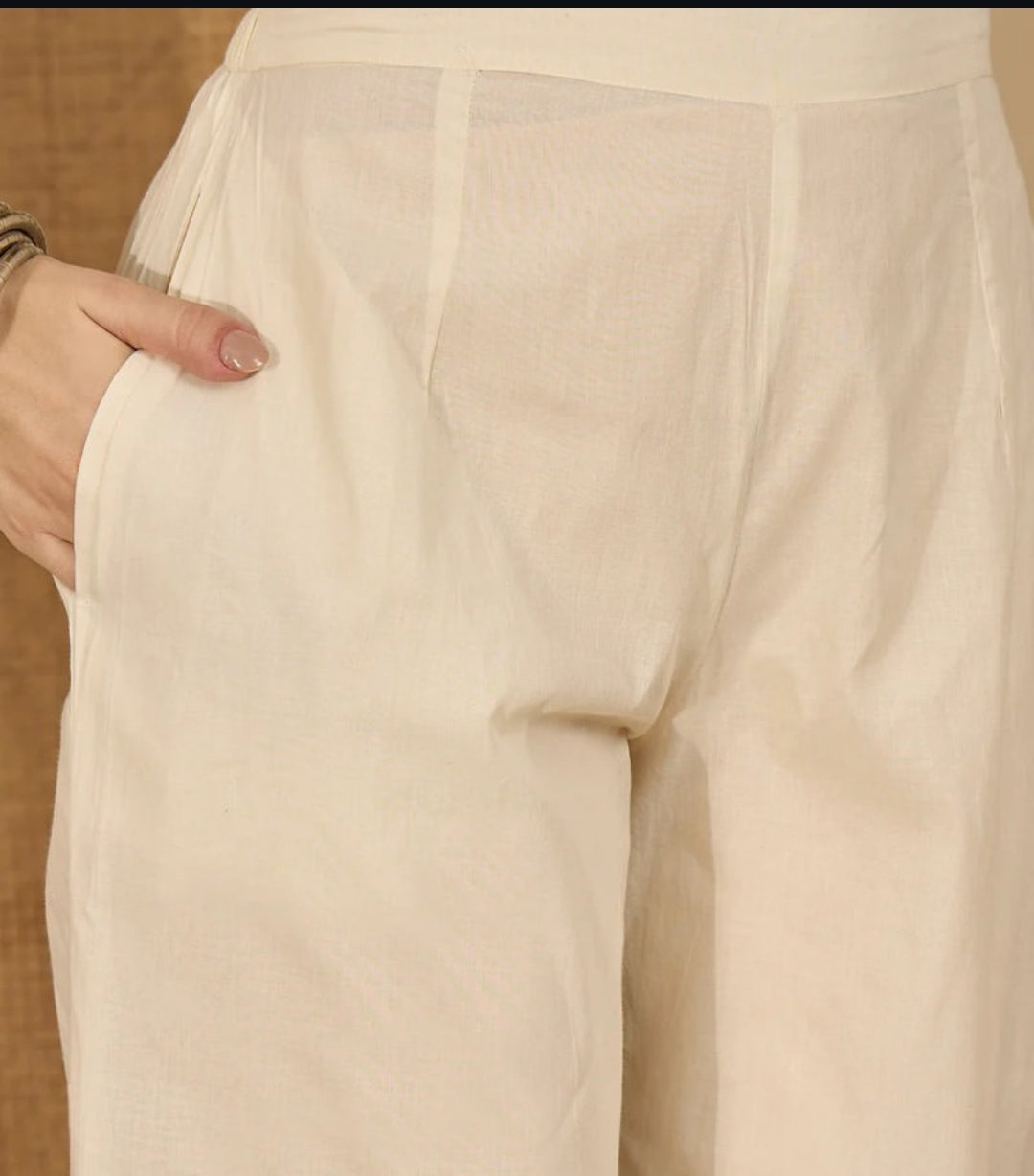 Sleeveless Off-white suit